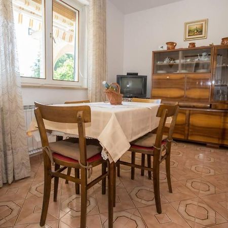 Garden View Apartment In Porec For 2 - 3 Persons 외부 사진