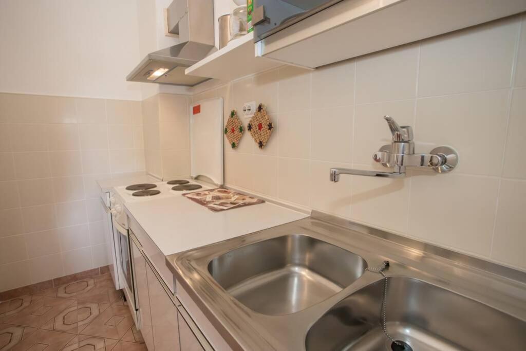 Garden View Apartment In Porec For 2 - 3 Persons 외부 사진